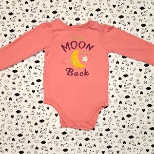 ° SZ 12MO • Long-Sleeved Onesie °